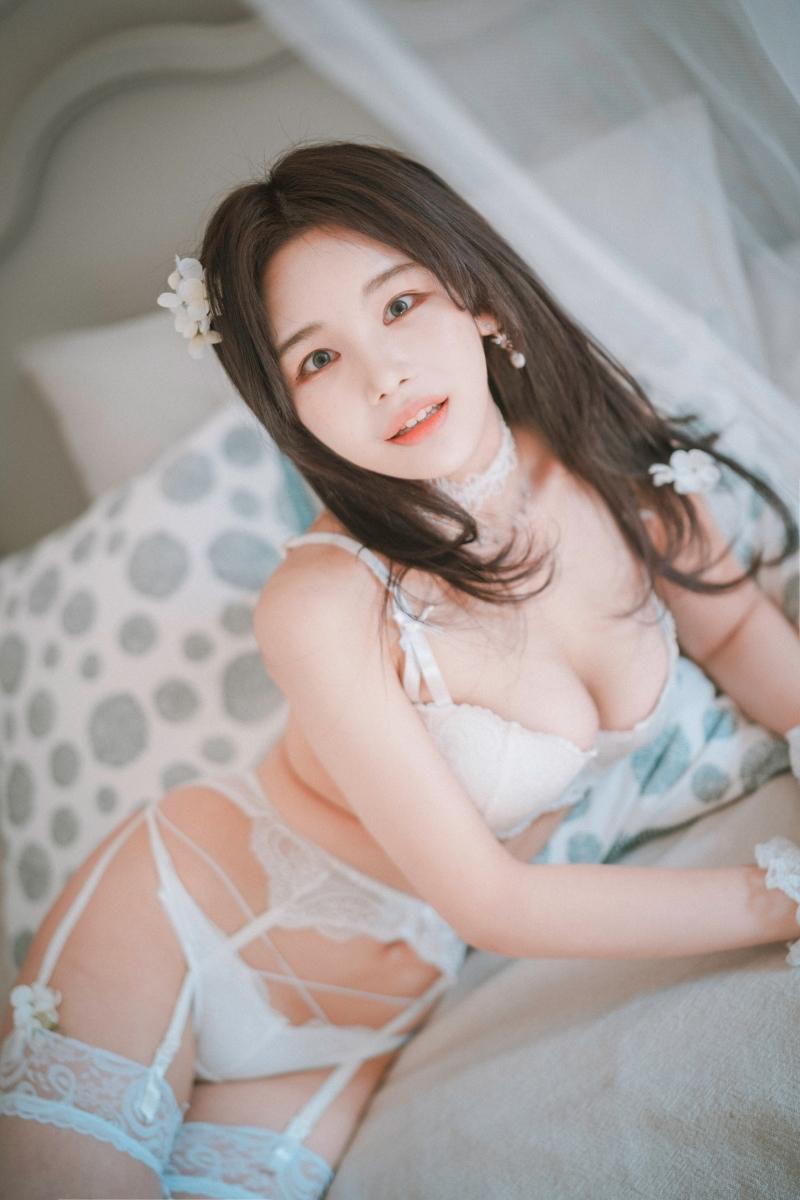 【精美作品】-韩国妹子@Zzyuri(쮸리) 作品合集 [23套][持续更新]
