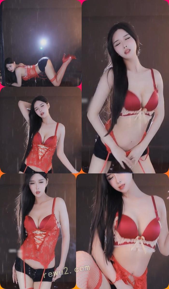 【精品资源】-【网易CC主播】小恩雅无水印定制红色高跟雨天跳舞三连 无水印（1v/671m）