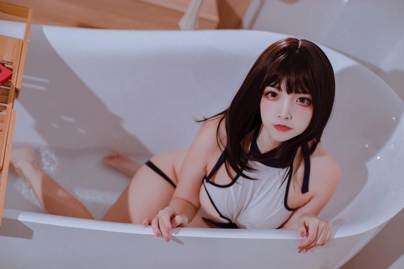 【超级漂亮】-二佐Nisa 私房大象竞泳 [20P-112MB]