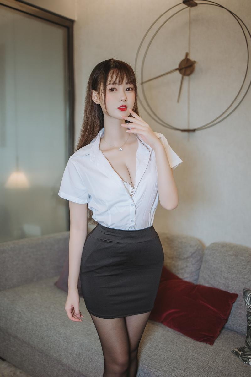 【完美coser】-羽生三未 图片集 黑斯包臀OL[40P-658MB]