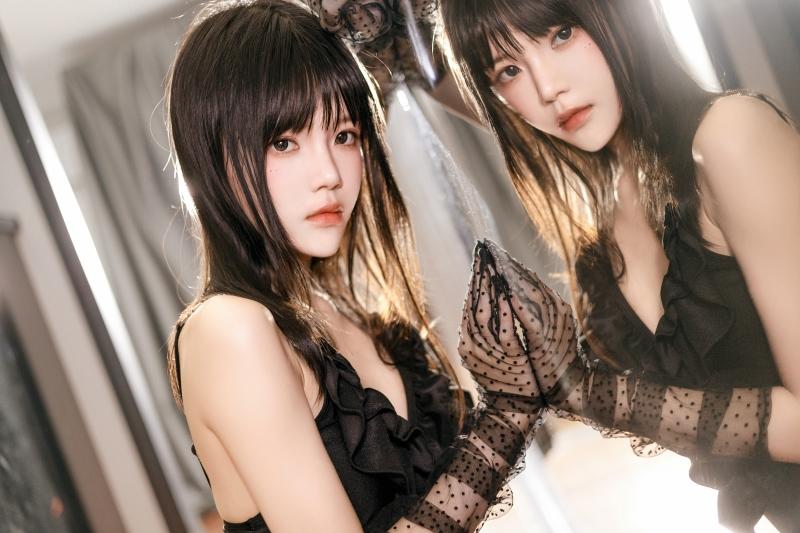 【最佳作品】-桜桃喵 高跟鞋与裸足[26P-512MB]