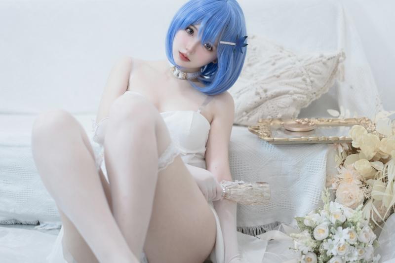 【小编强推】-疯猫ss Fantia23年12月会员订阅合集 5套 [45P-171MB]