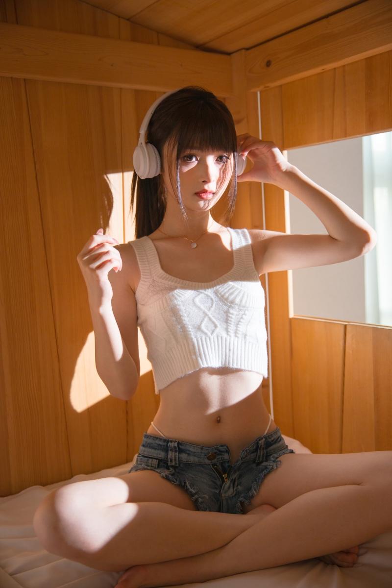 【完美coser】-河豚抚子 居家少女[24P-305MB]