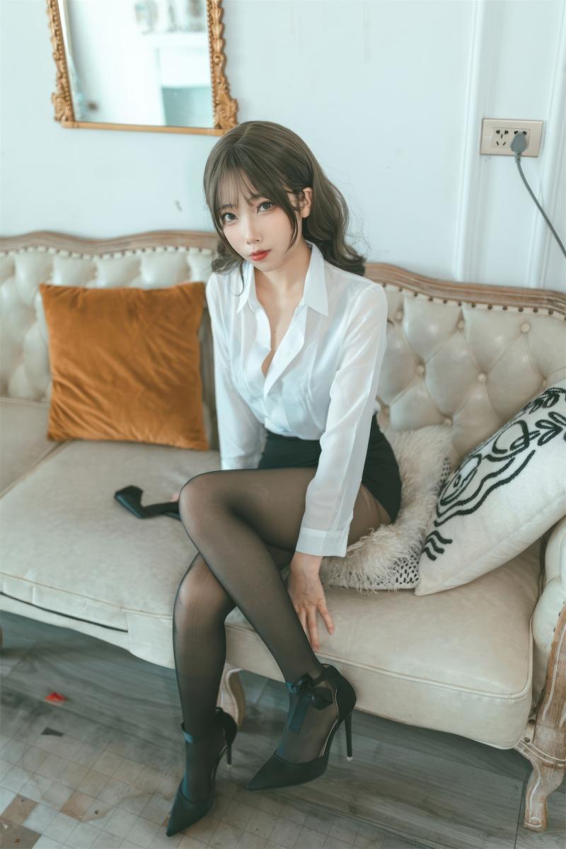 【非常赞】-杏仁曲奇 OL额外时间[61P-315MB]