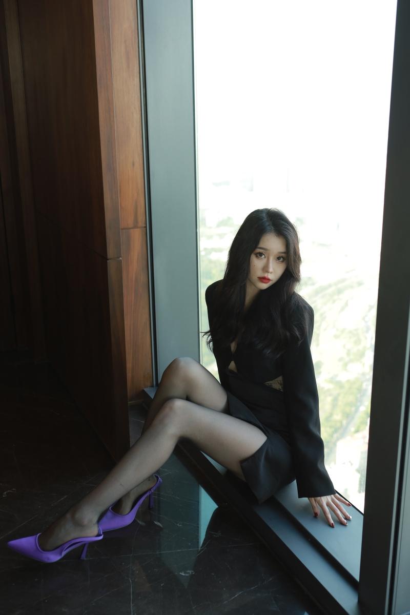 【精美作品】-Sia不吃鱼 图片集 杏感包臀裙嘿丝玉足[88P-1V3.0GB]