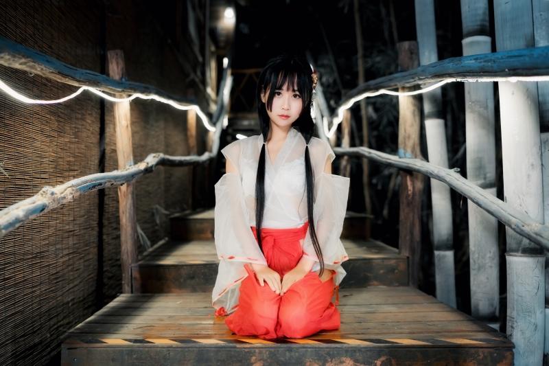 【性感美女】-萌芽儿o0 透明巫女 [14P-93MB]