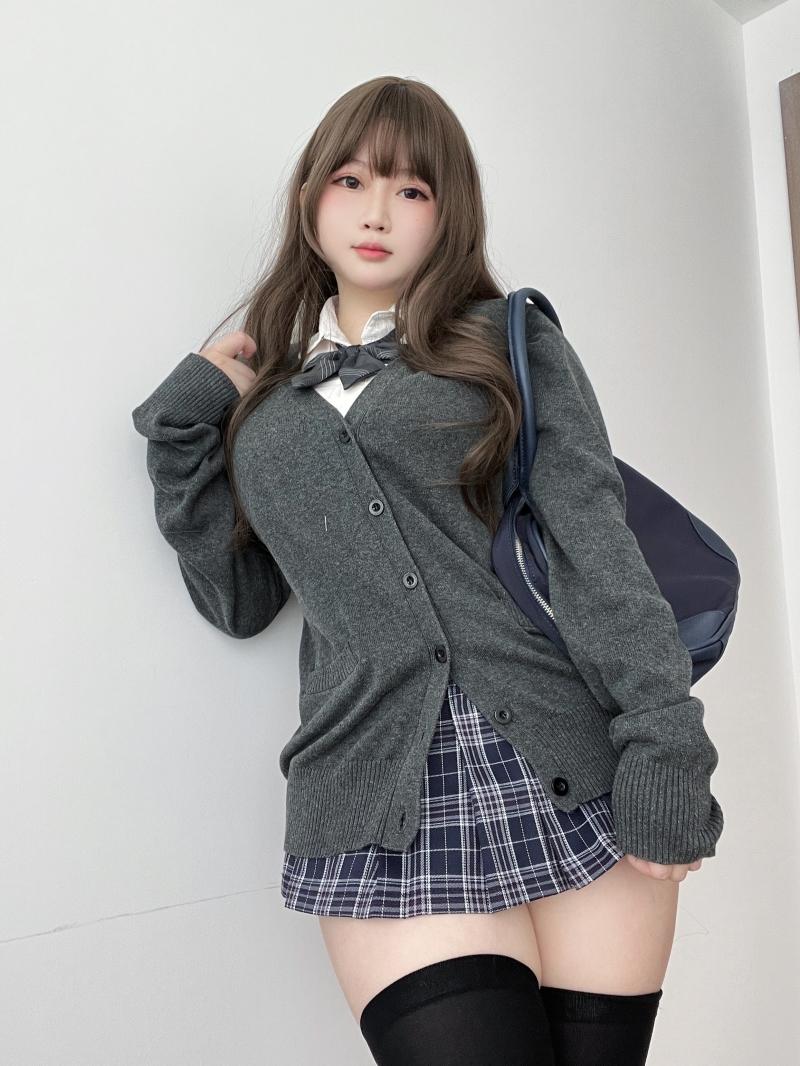 【美女推荐】-是依酱吖 学姐的日常 [35P3V-994MB]