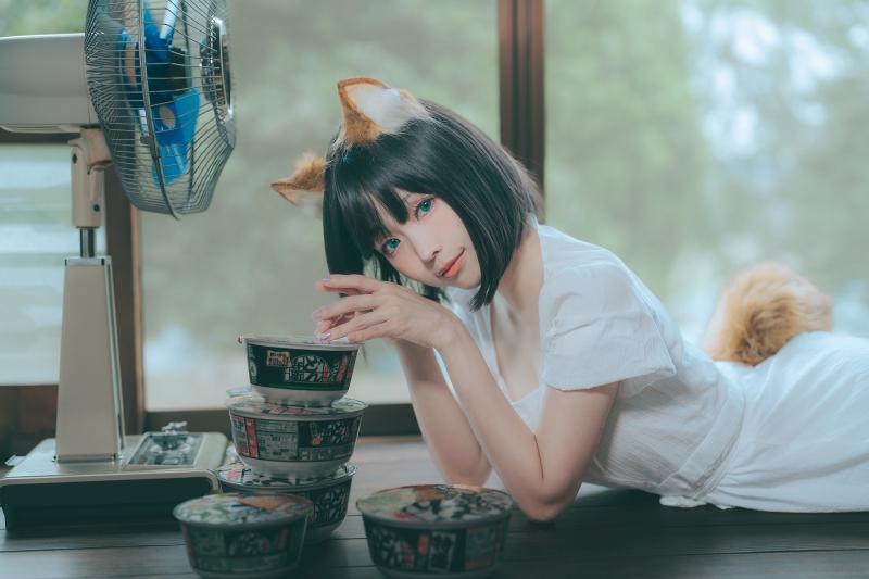 【完美佳人】-ElyEE子 2023.July B-Dongitsune ~White dress 白洋裝狐少女 [59P2V-167MB]