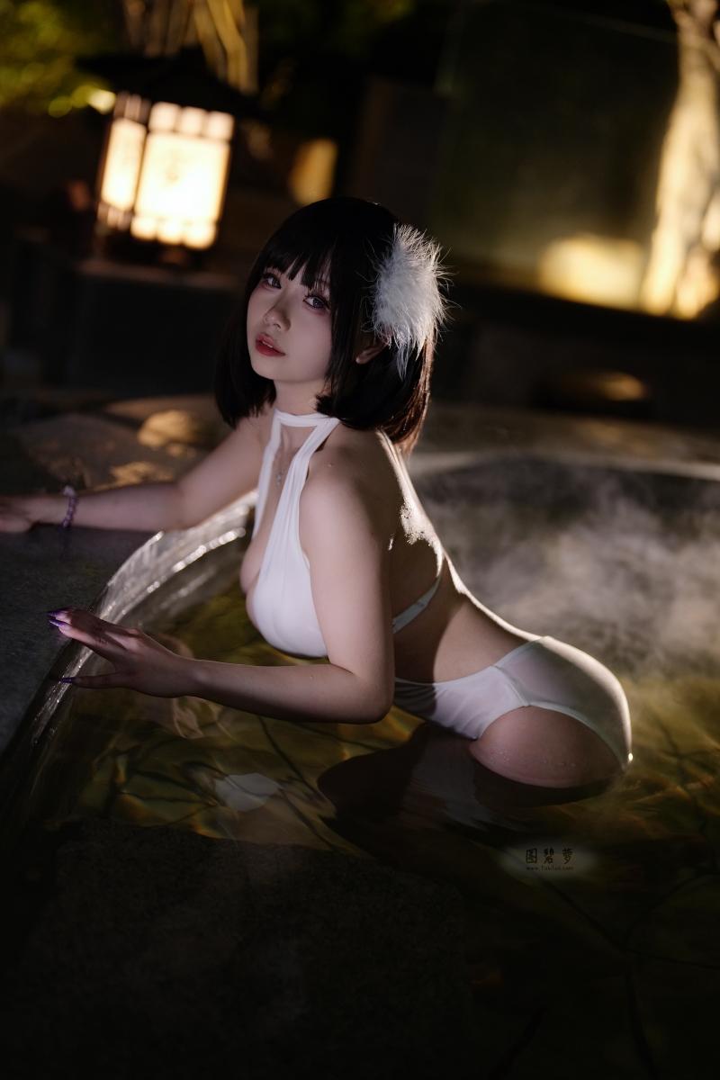 【不看后悔】-末夜787 夏日白色泳衣[24P-744MB]