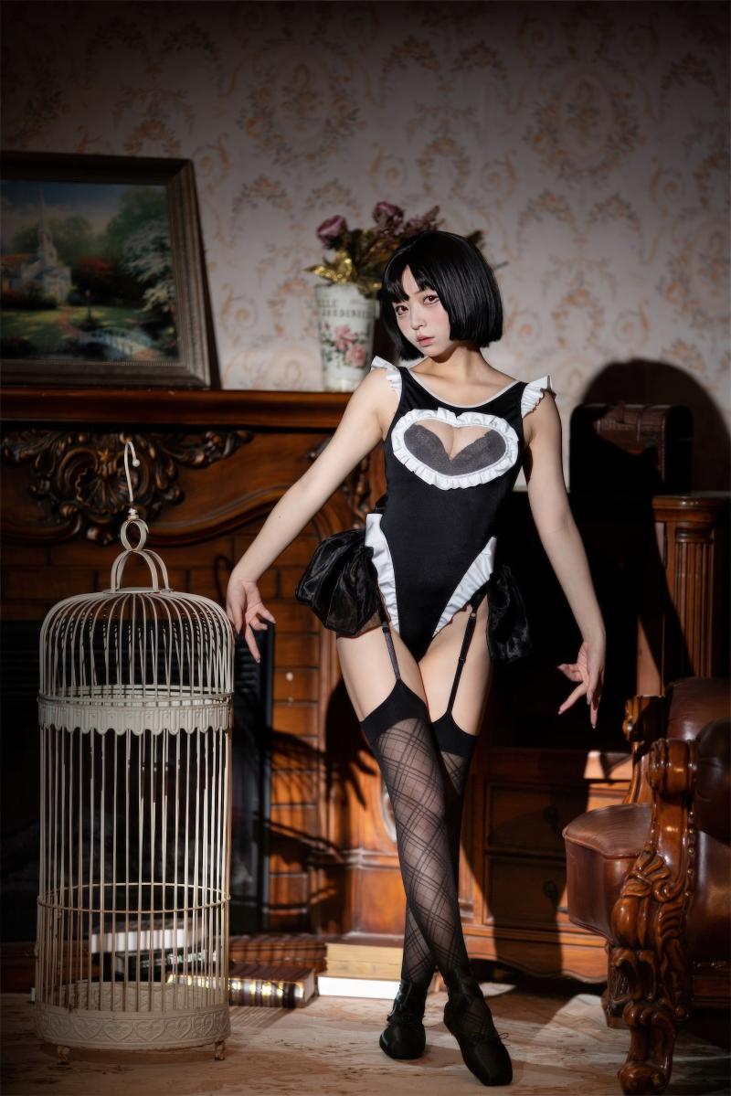 【美女推荐】-花铃 马戏团芭蕾 吊带袜高叉[43P-326MB]