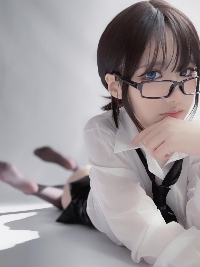 【值得珍藏】-幼愛youmeko 黑色丝袜眼镜OL [28P-280MB]