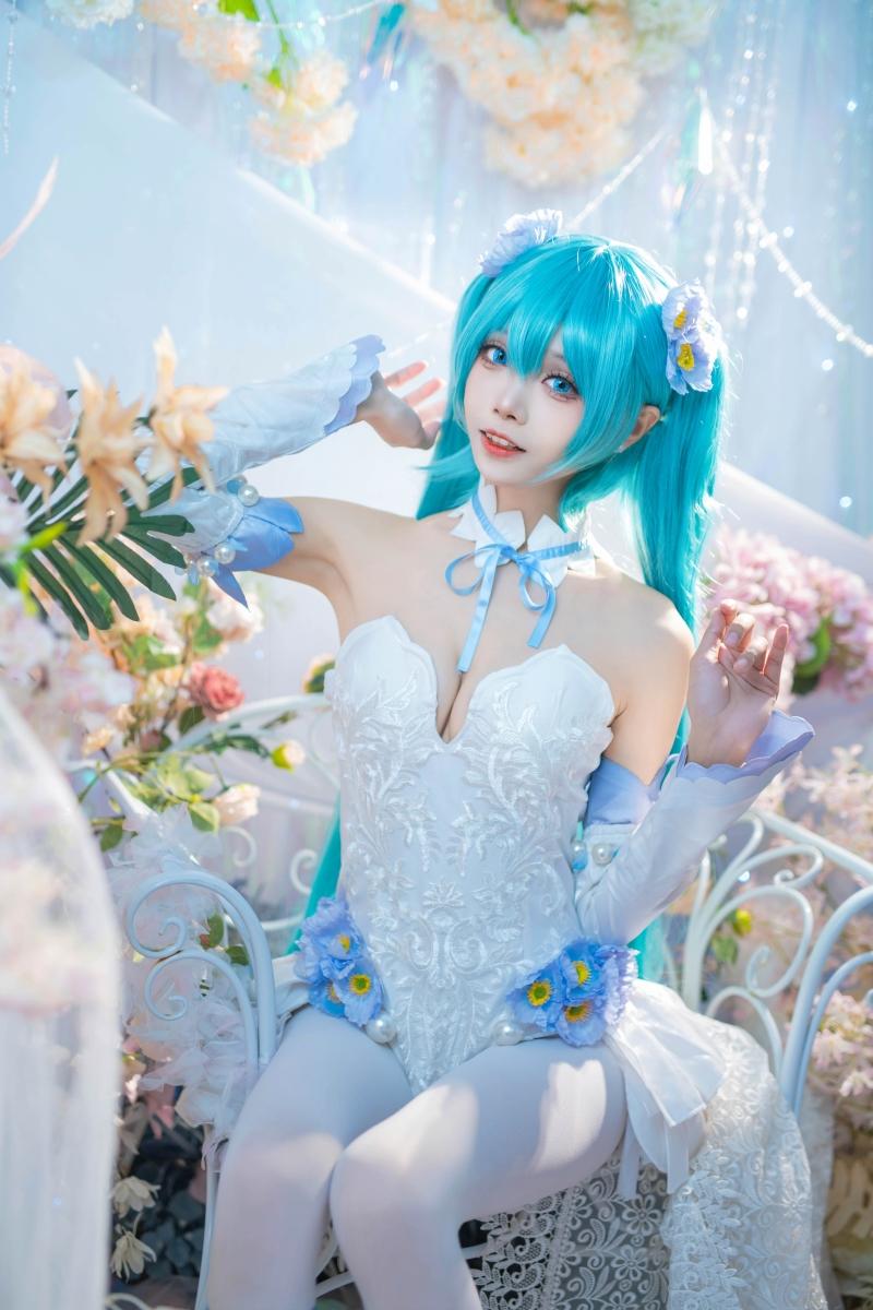 【coser推荐】-艾西aiwest 初音 粉蝶花[42P-161MB]