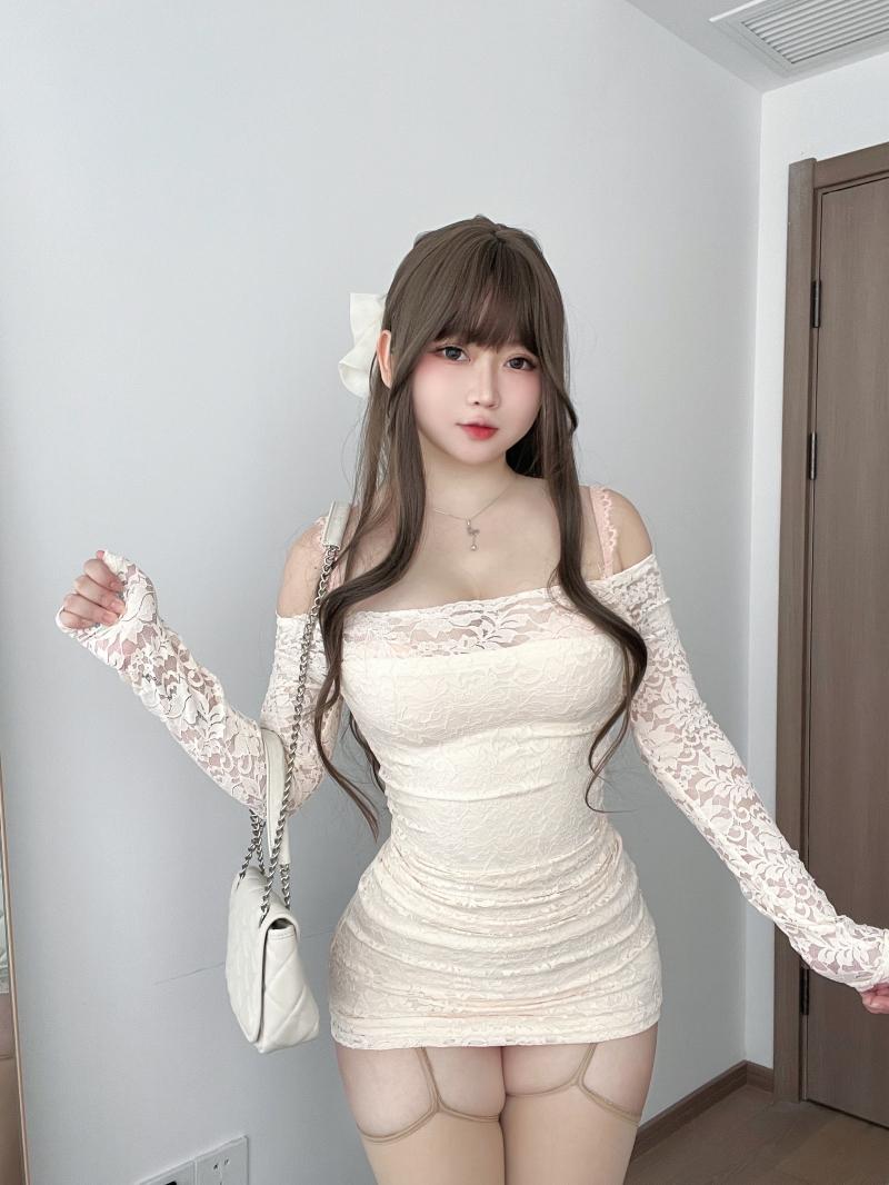 【值得收藏】-是依酱吖 学姐约会日 [30P4V-973MB]