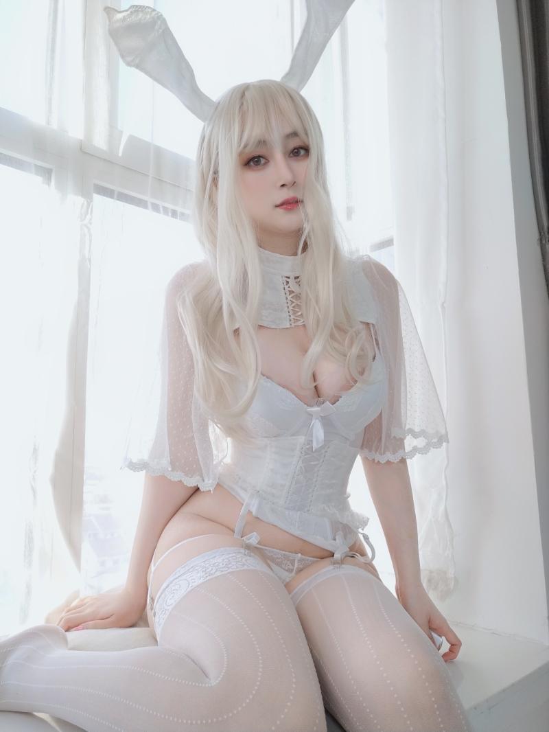【小编强推】-白银81 白.斯兔兔[73P1V-208MB]