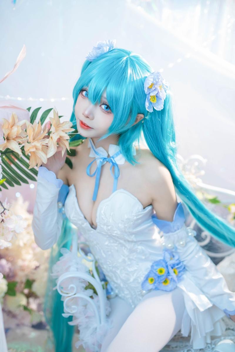 【coser推荐】-艾西aiwest 初音 粉蝶花[42P-161MB]
