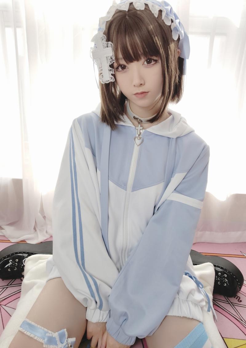 【美女推荐】-朝雾爱 常服 [24P-81MB]
