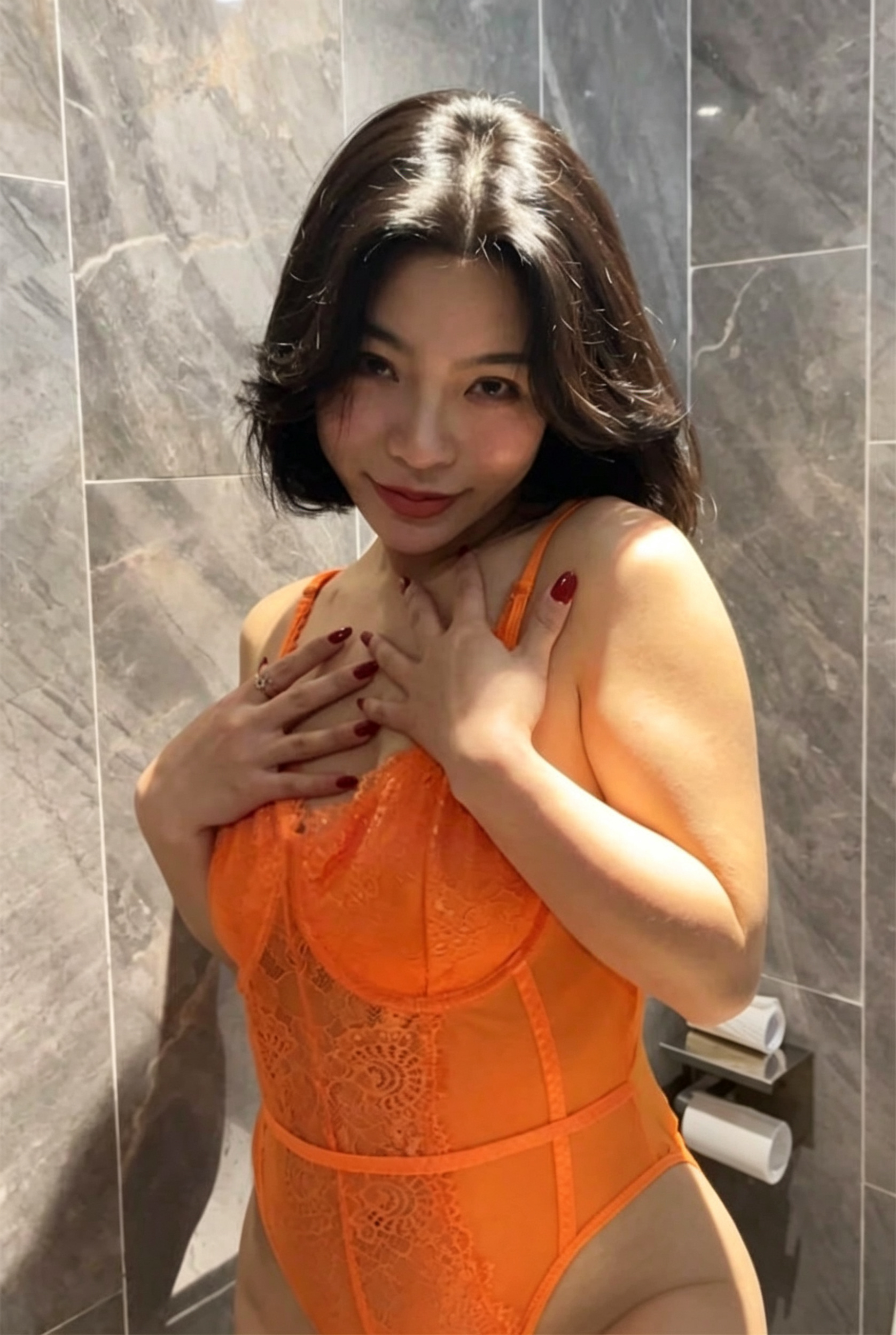 谁能拒绝肉系甜妹！芳姨高清私房写真合集🔥