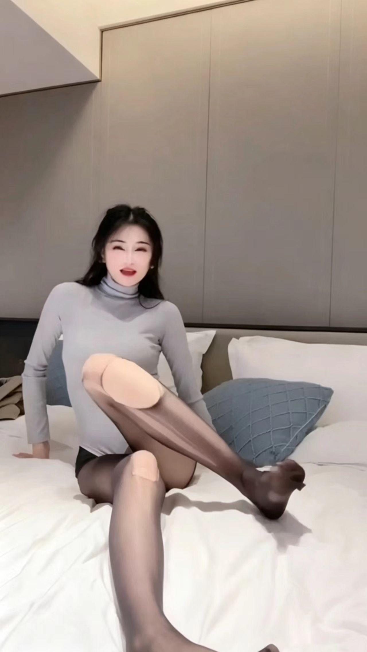 百万粉反差女神|辰妈吖 稀缺私拍写真合集🔥