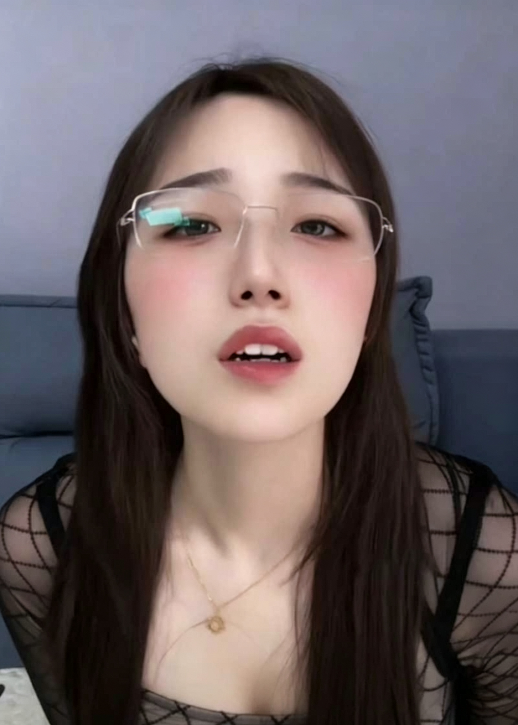 眼镜纯欲少妇|小团嫂 绝版氛围感写真合集🔥