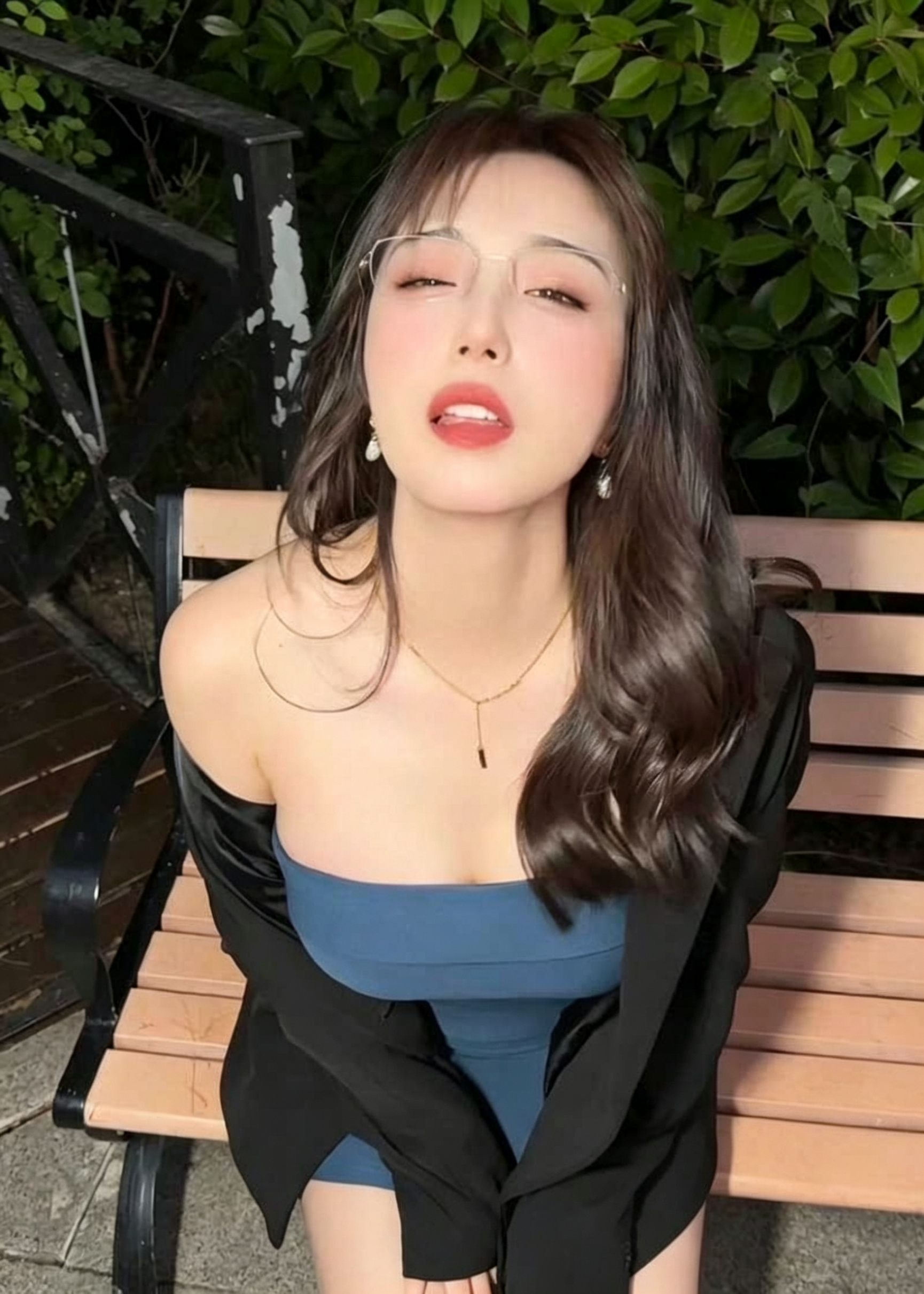 眼镜纯欲少妇|小团嫂 绝版氛围感写真合集🔥