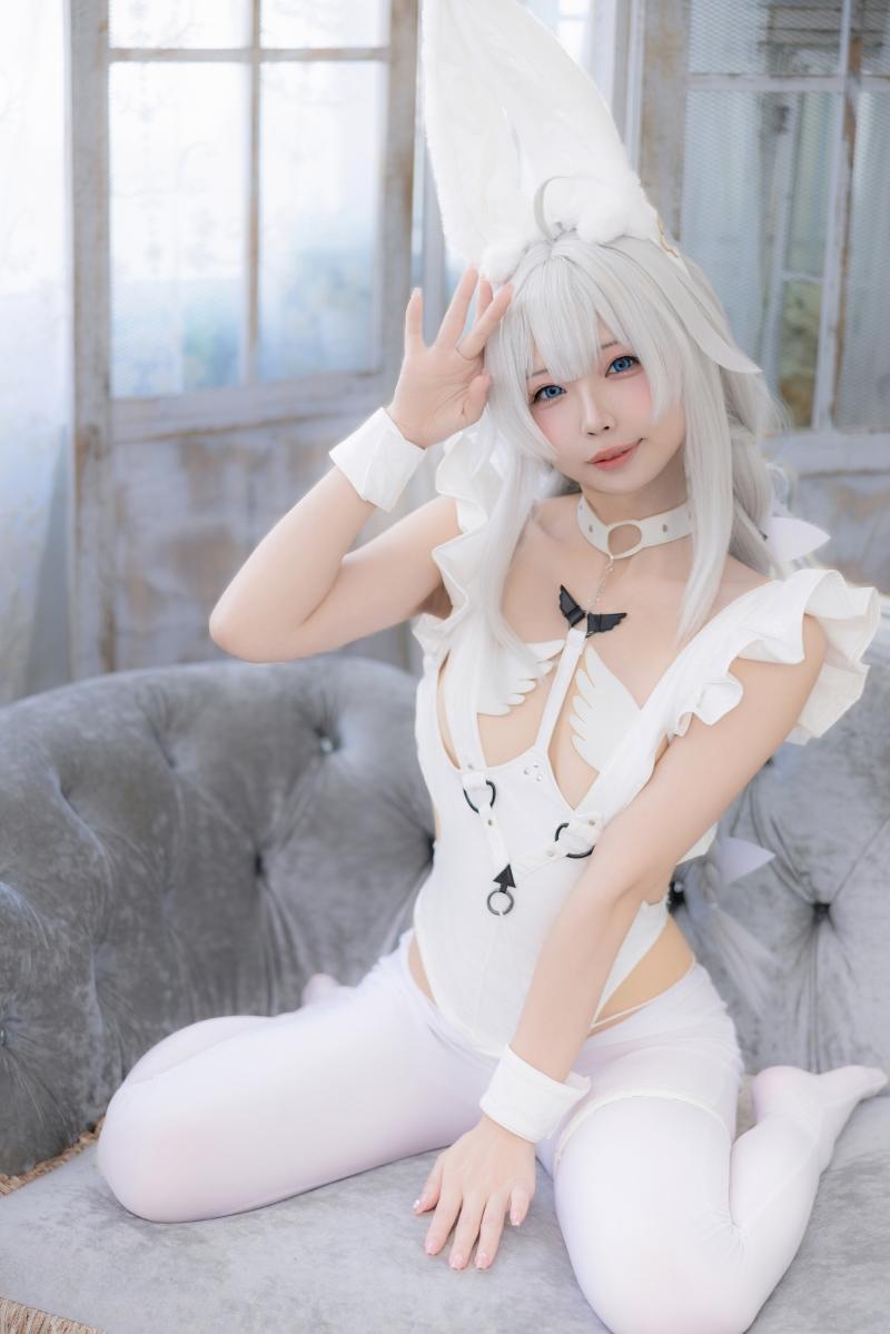 【值得珍藏】-十万珍吱伏特 碧蓝航线 恶毒[113P1V-1.05GB]