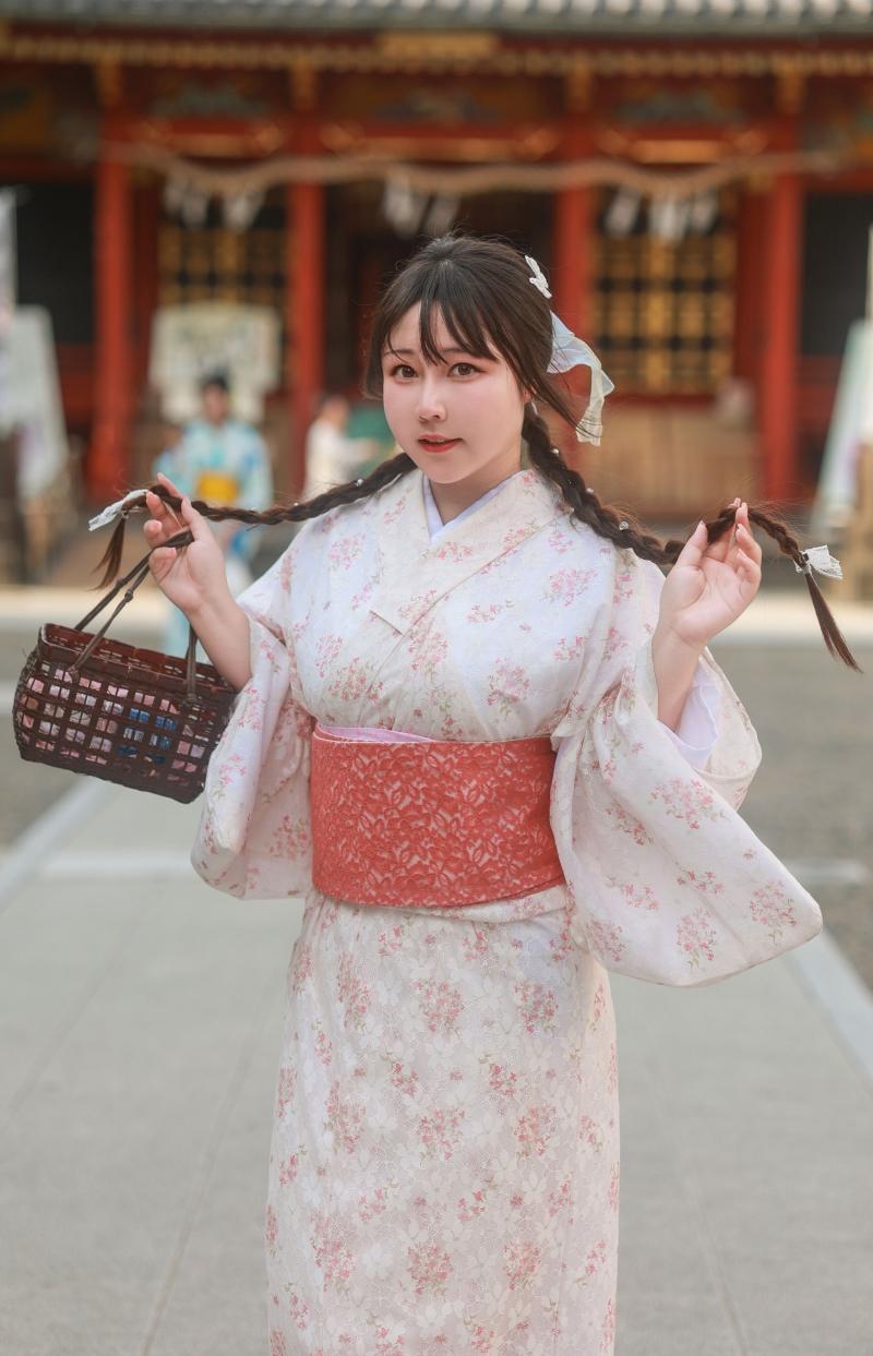 【完美coser】-KANEKO咔喵余温【222P-4V-2.56GB】