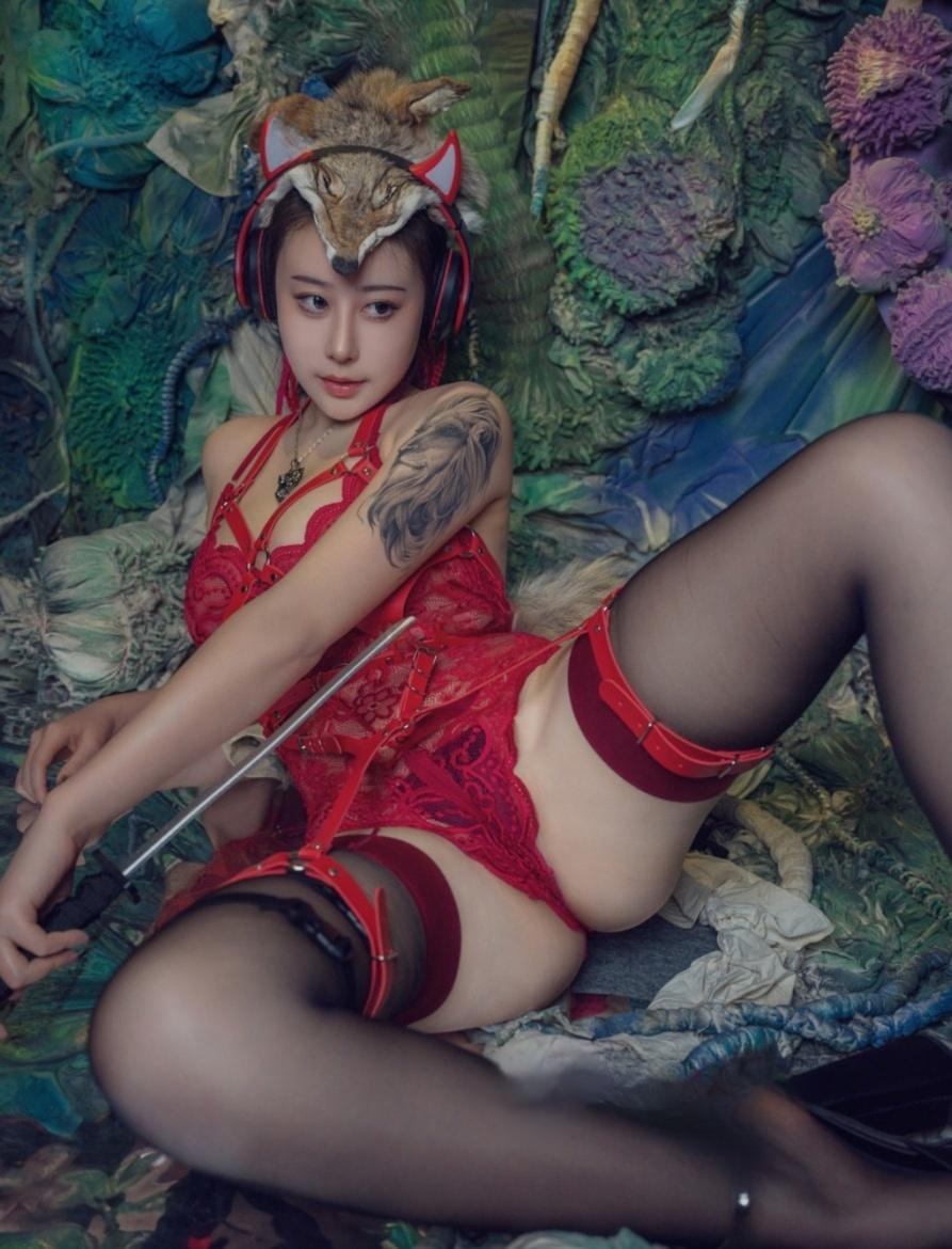 【值得珍藏】-奈汐酱nice猎狼女