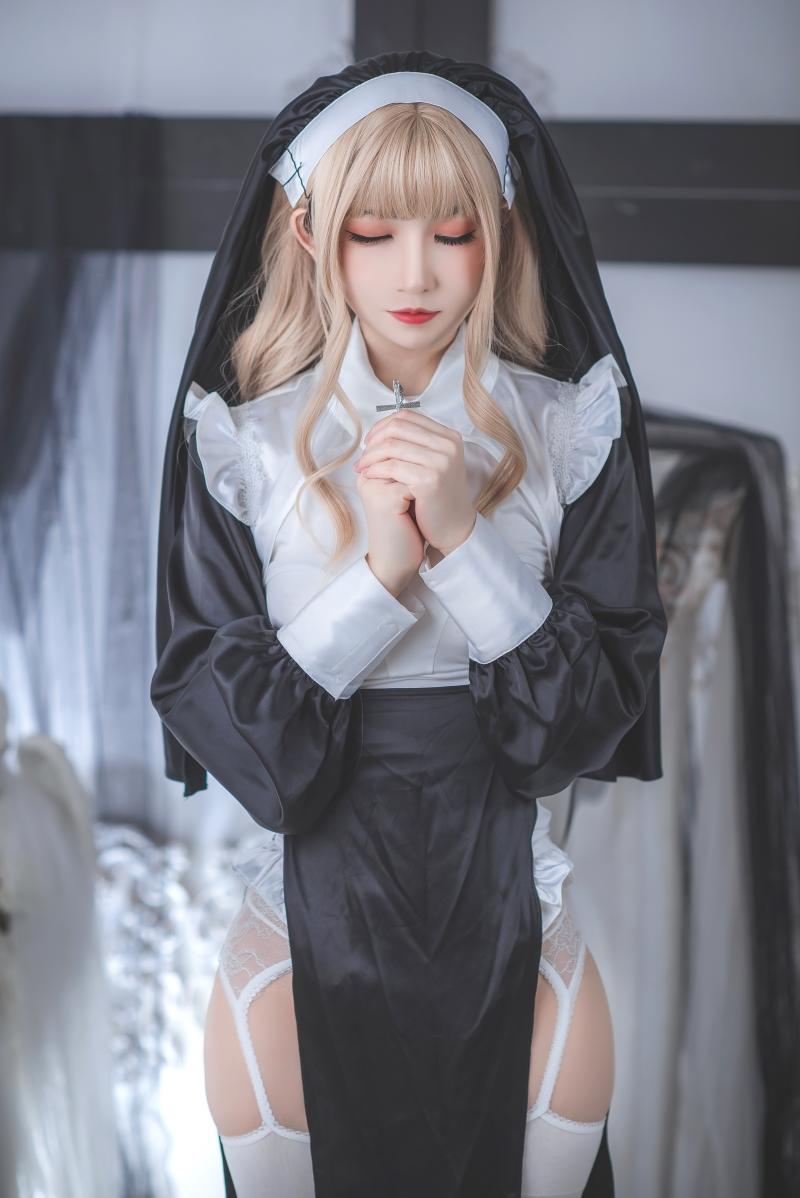 【值得收藏】-COSER衣衣 修女【63P-3V425MB】