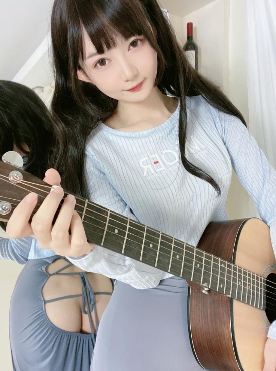 【值得一看】-51酱 –吉他妹妹