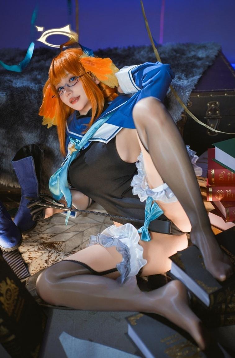【完美coser】-是一只熊仔吗蔚蓝档案 圆堂志美子·邪恶女干部