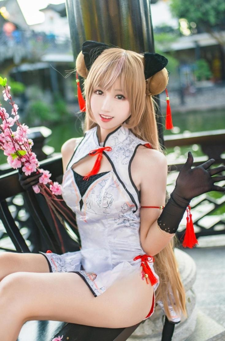 【完美coser】-羽生三未 –少女前线 Mk23 蜂糖花