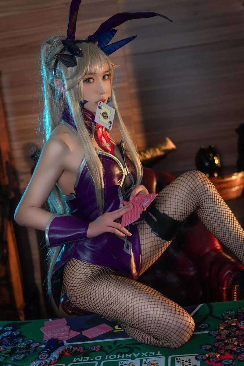 【作品推荐】-阿包也是兔娘 黑枪 呆兔女郎