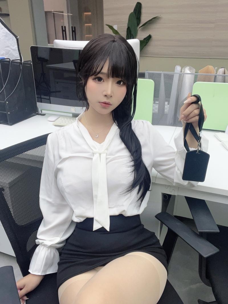 【美女推荐】-yuuhui玉汇 体贴的秘书【37P-216MB】