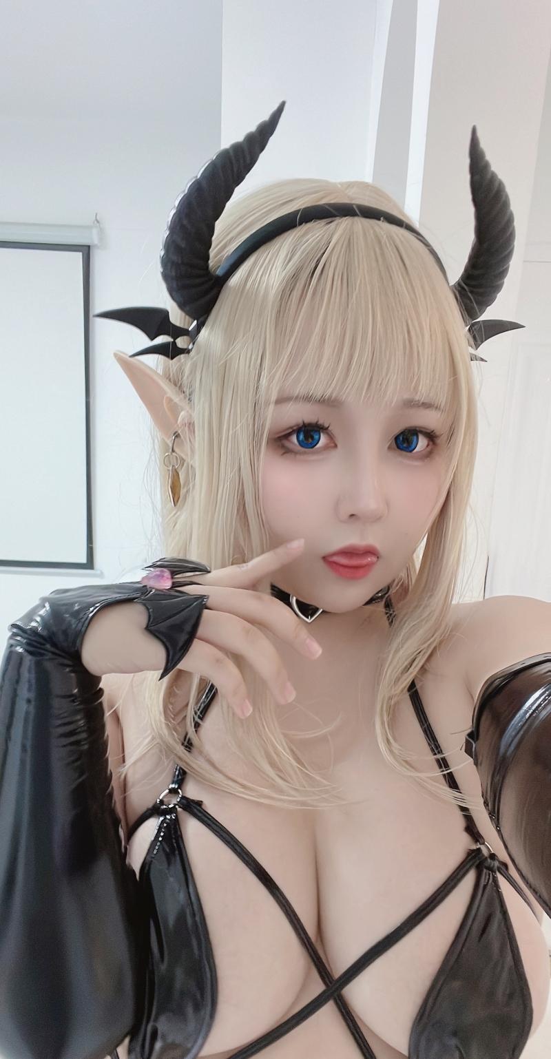 【值得珍藏】-KANEKO咔喵 8月舰长 魅魔【43P-3V1.35GB】
