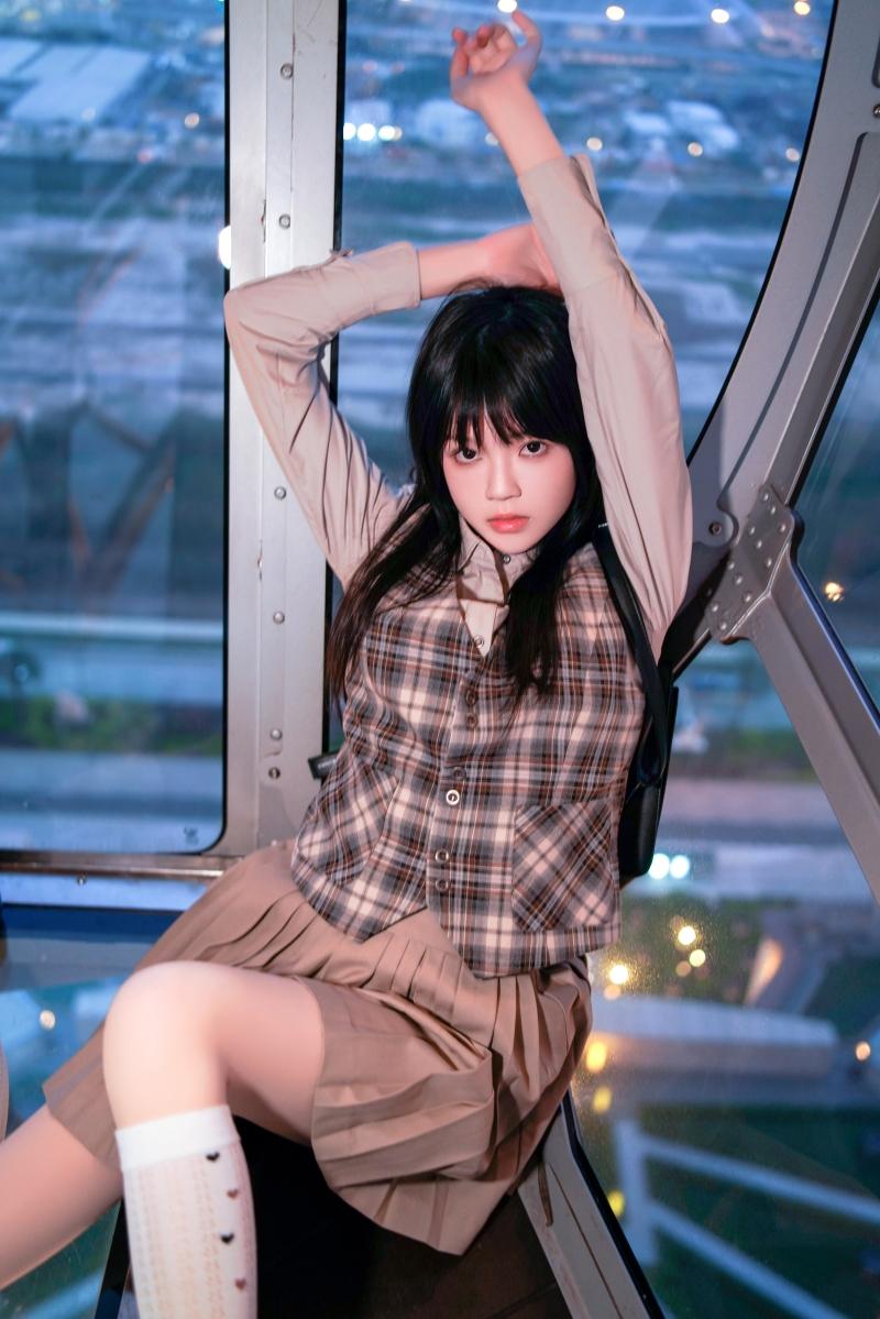【值得一看】-桜桃喵制服摩天轮【27P-667MB】