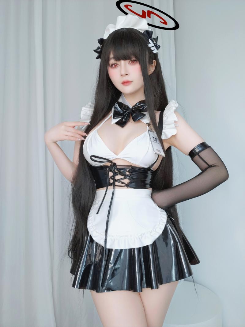 【完美coser】-白银81Fantia 24年02月会员合集 26套【330P-8V-3.83GB】