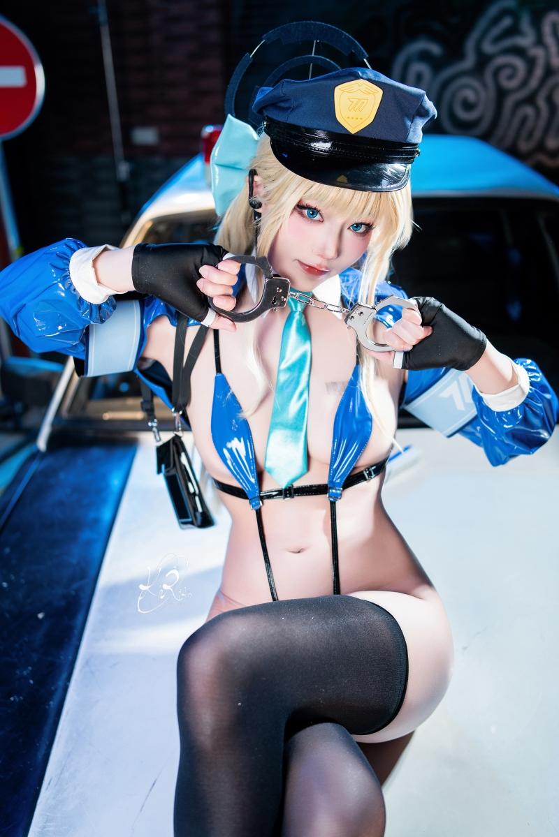 【完美coser】-切切celia Toki Police [45P11V-352MB]