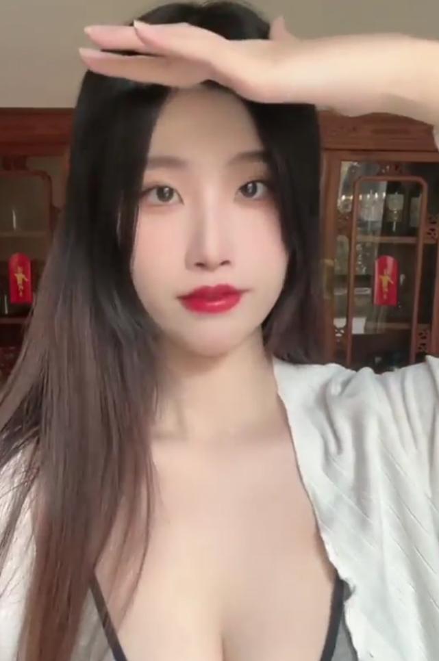 180万粉极品尤物｜芋泥肉肉包 稀缺氛围感福利合集🔥