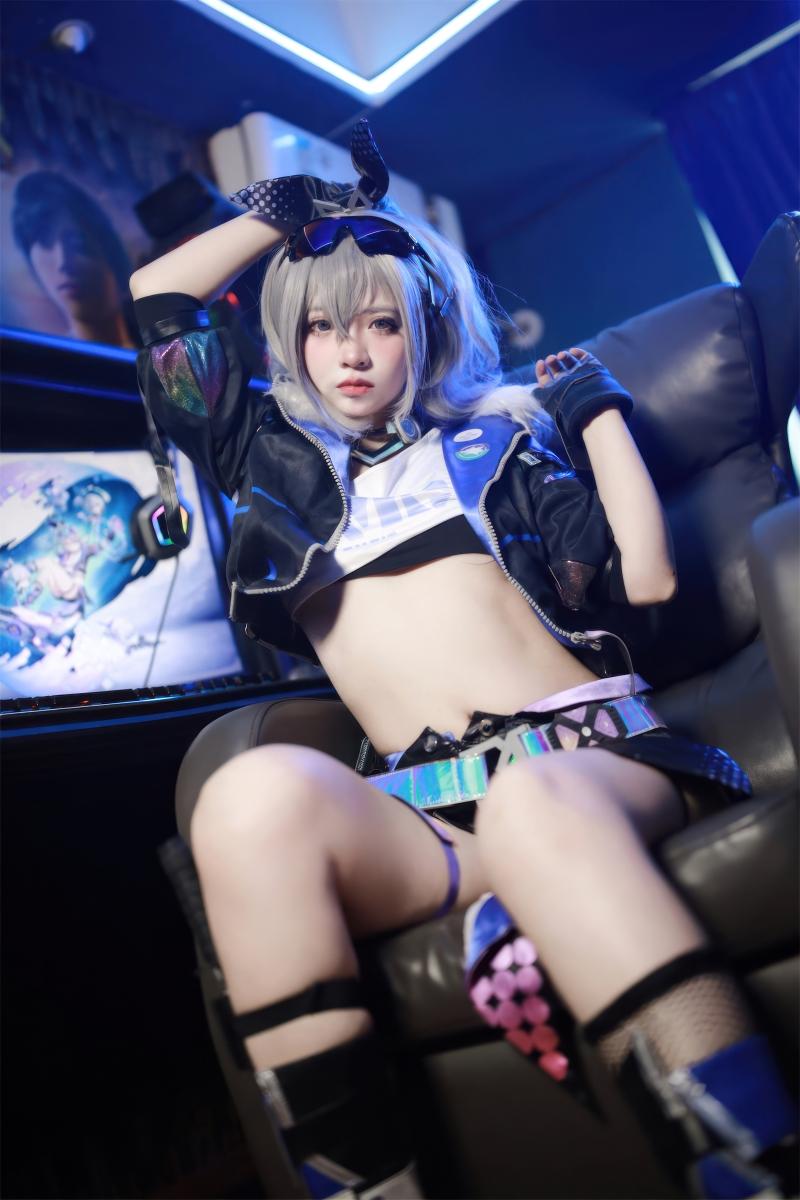 【值得收藏】-疯猫ss 少女衣橱 银狼【37P-316MB】