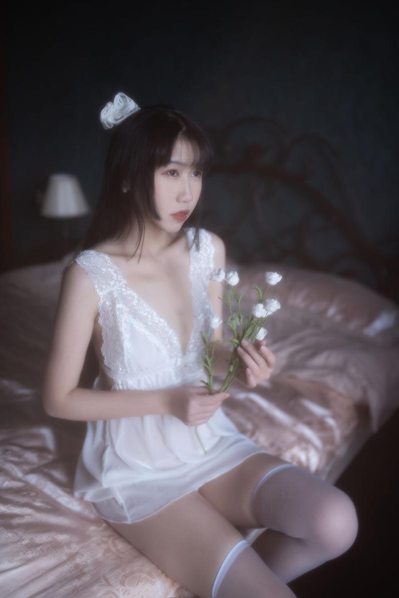 【性感美女】-不呆猫 白月光【53P-32MB】 【性感美女】-不呆猫 白月光【53P-32MB】