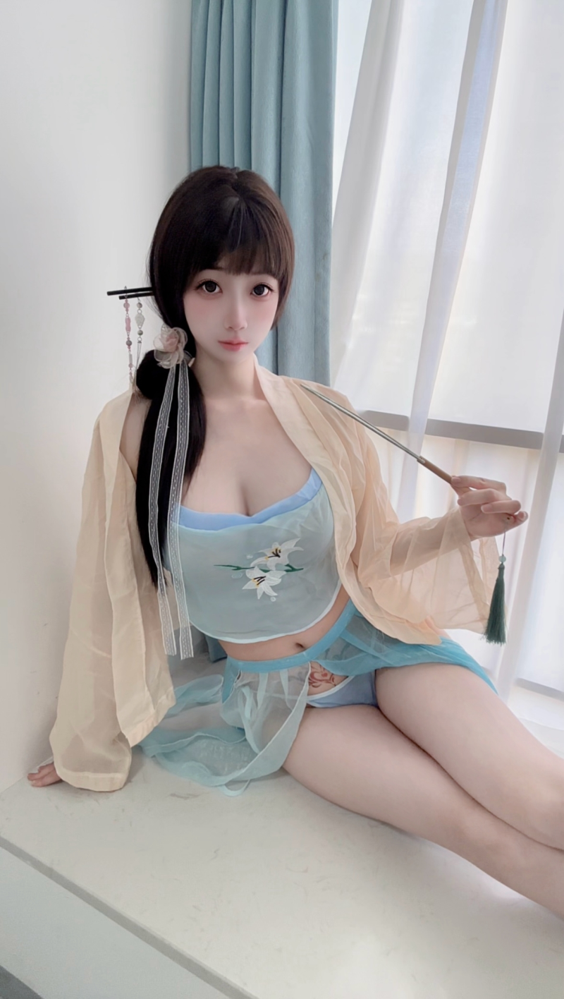 【精美作品】-B站 兔叽兔姬24年12月舰长【23P-3V-366MB】