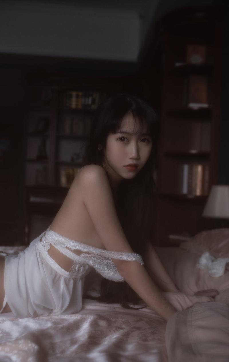 【性感美女】-不呆猫 白月光【53P-32MB】 【性感美女】-不呆猫 白月光【53P-32MB】