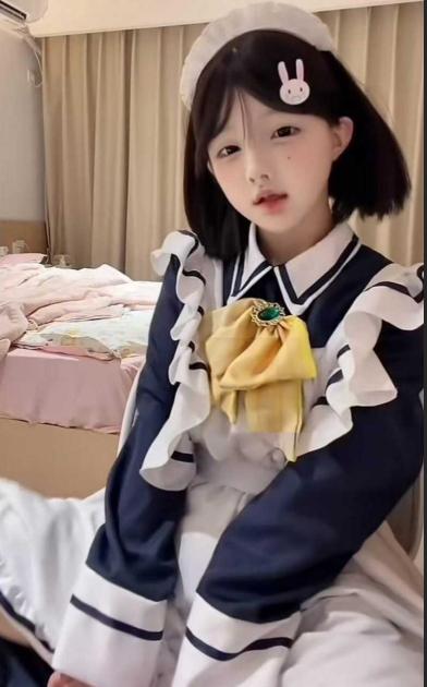 抖音白璃日常随拍 白丝穿搭 清甜萝莉气质出圈