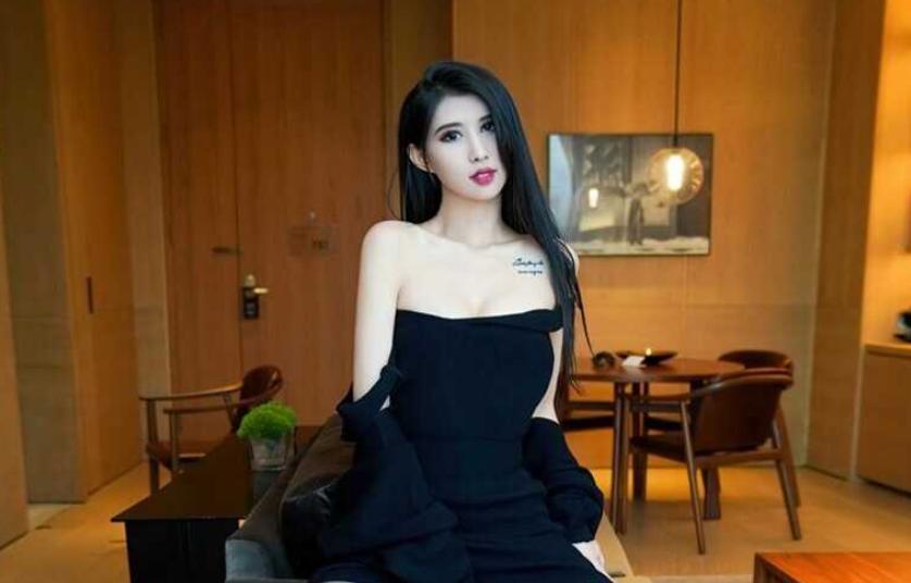抖音180万粉车模葛征 黑丝高跟穿搭 超长美腿时尚合集